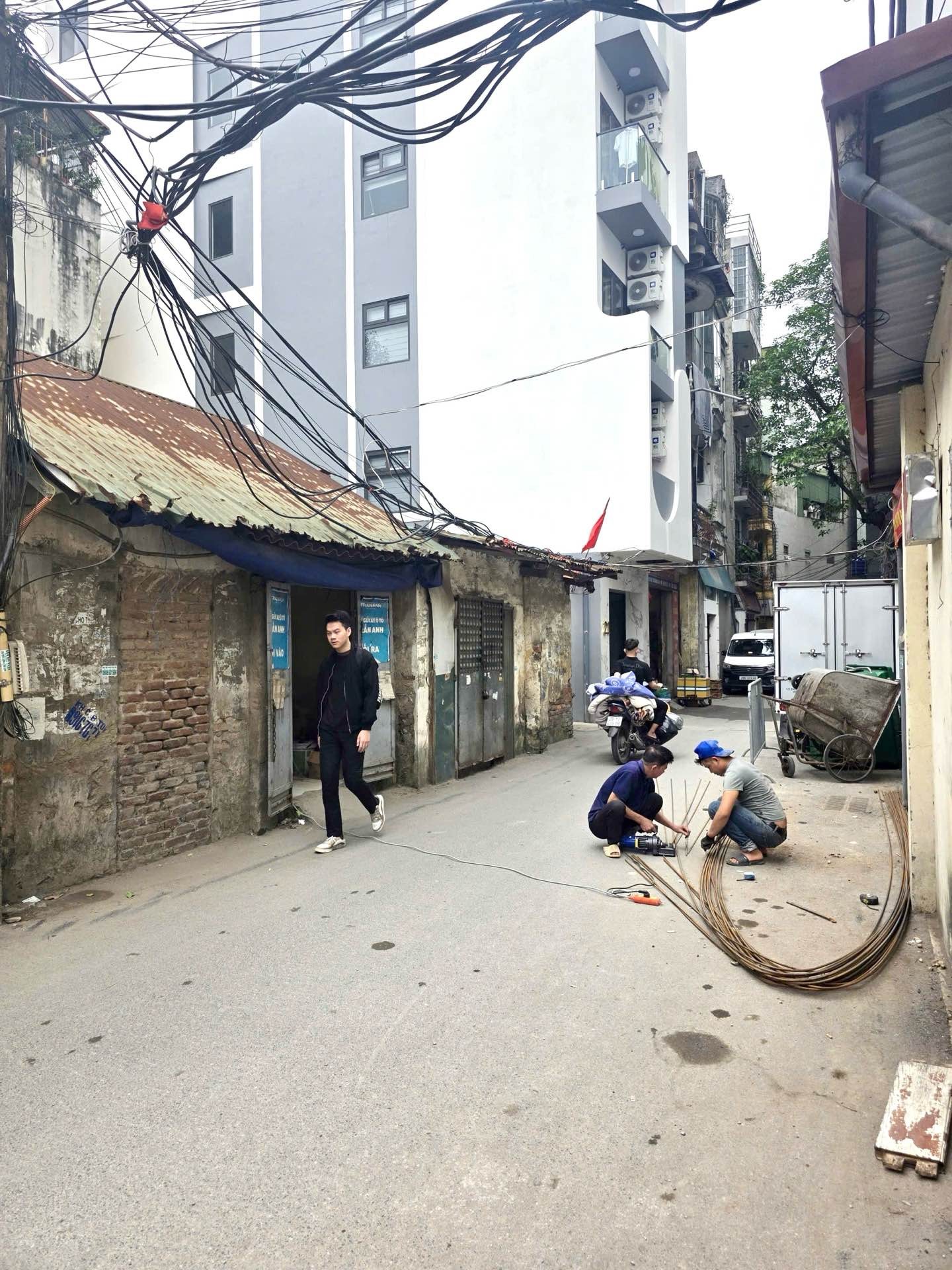 Bán nhà Láng - diện tích 177m2 1 tầng - Lô góc 2 mặt thoáng - giá 85 tỷ