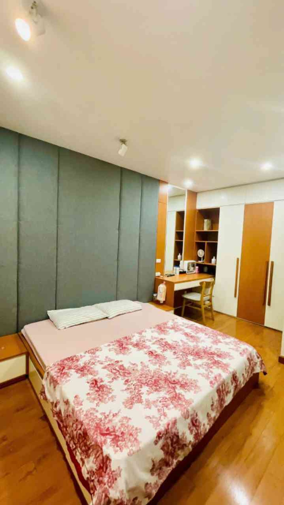 Bán nhà Lĩnh Nam - diện tích 95m2 10 tầng - Căn hộ 3 phòng ngủ đẹp - giá 8,5 tỷ