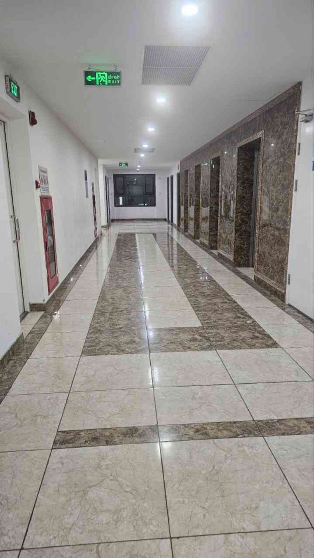 Bán nhà Lĩnh Nam - diện tích 95m2 10 tầng - Căn hộ 3 phòng ngủ đẹp - giá 8,5 tỷ