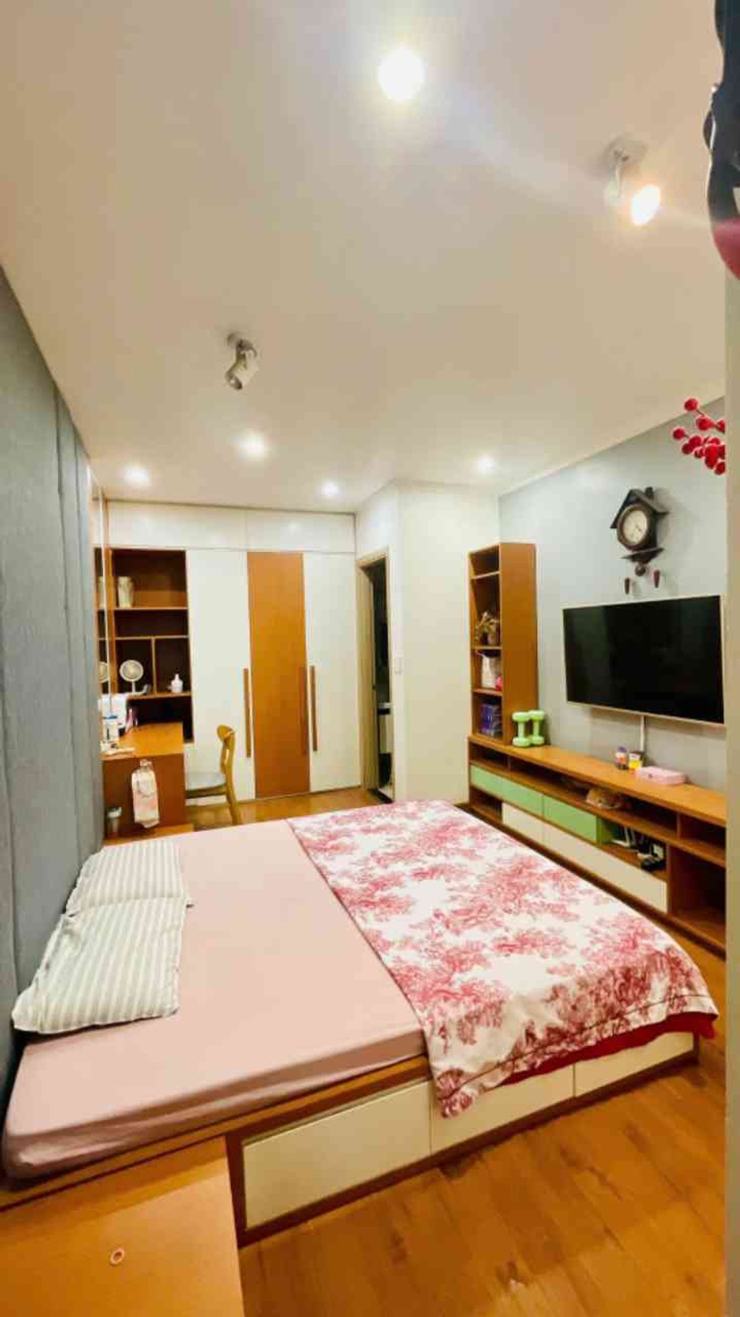 Bán nhà Lĩnh Nam - diện tích 95m2 10 tầng - Căn hộ 3 phòng ngủ đẹp - giá 8,5 tỷ