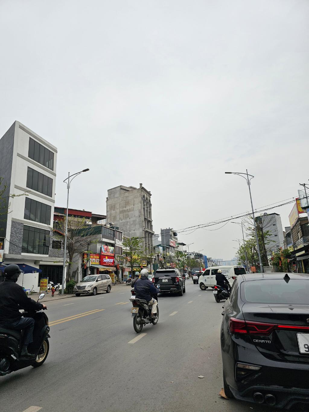 Bán nhà Hoàng Mai - diện tích 88m2 1 tầng - Ô tô đỗ trước nhà - giá 14,8 tỷ