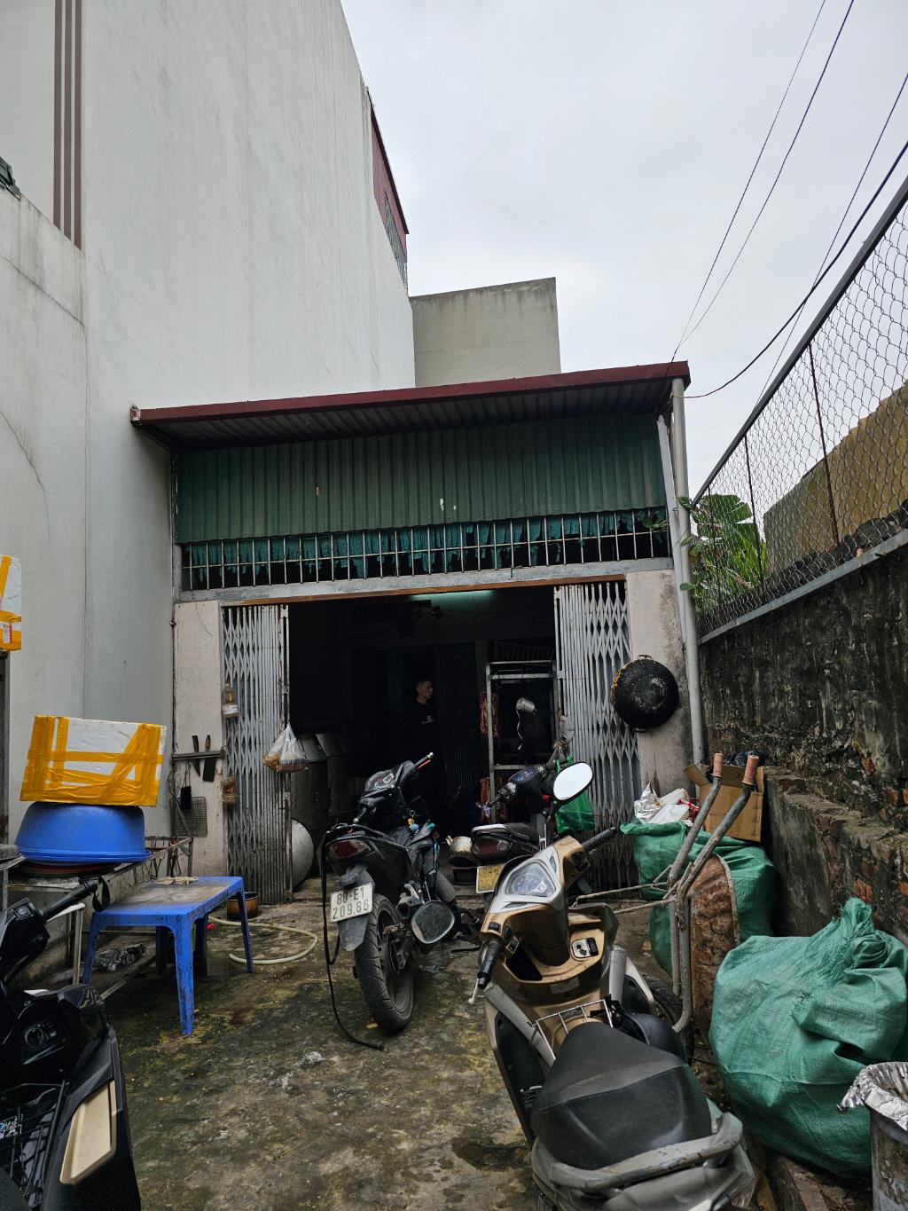 Bán nhà Hoàng Mai - diện tích 88m2 1 tầng - Ô tô đỗ trước nhà - giá 14,8 tỷ