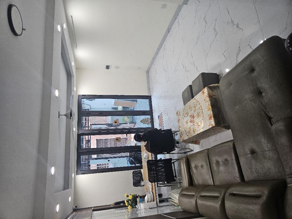 Bán nhà Trương Định - diện tích 72m2 6 tầng - Nhà đẹp, thang máy - giá 13,6 tỷ
