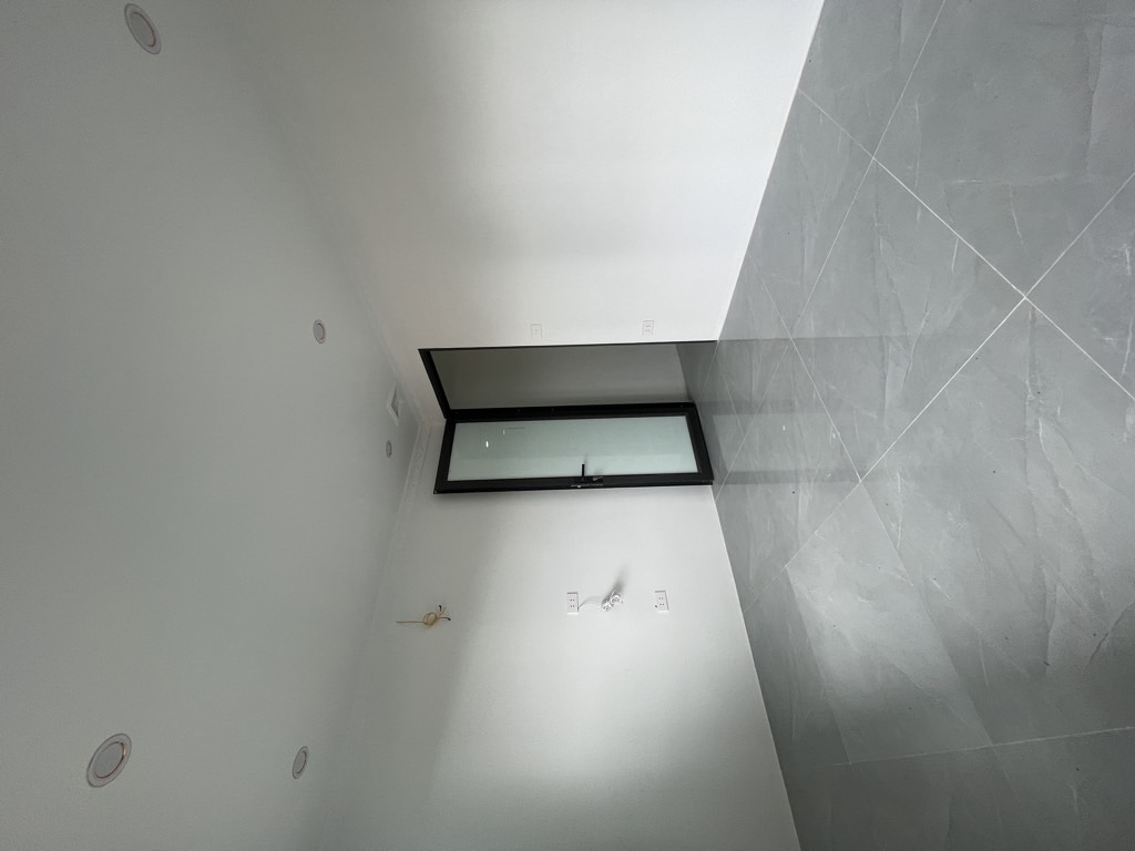Bán nhà Vĩnh Hoàng - diện tích 42m2 2 tầng - Nhà mới 2 tầng về ở luôn - giá 2,38 tỷ