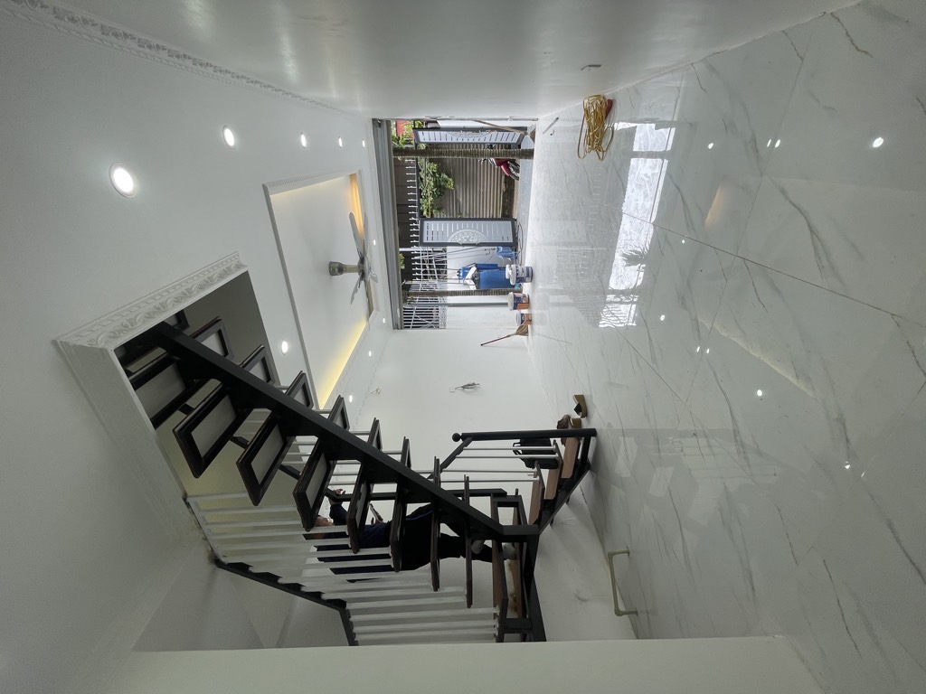 Bán nhà Vĩnh Hoàng - diện tích 42m2 2 tầng - Nhà mới 2 tầng về ở luôn - giá 2,38 tỷ