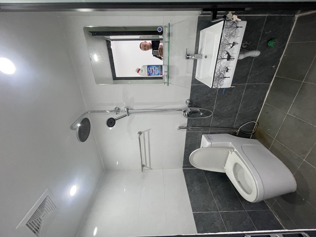 Bán nhà Vĩnh Hoàng - diện tích 42m2 2 tầng - Nhà mới 2 tầng về ở luôn - giá 2,38 tỷ