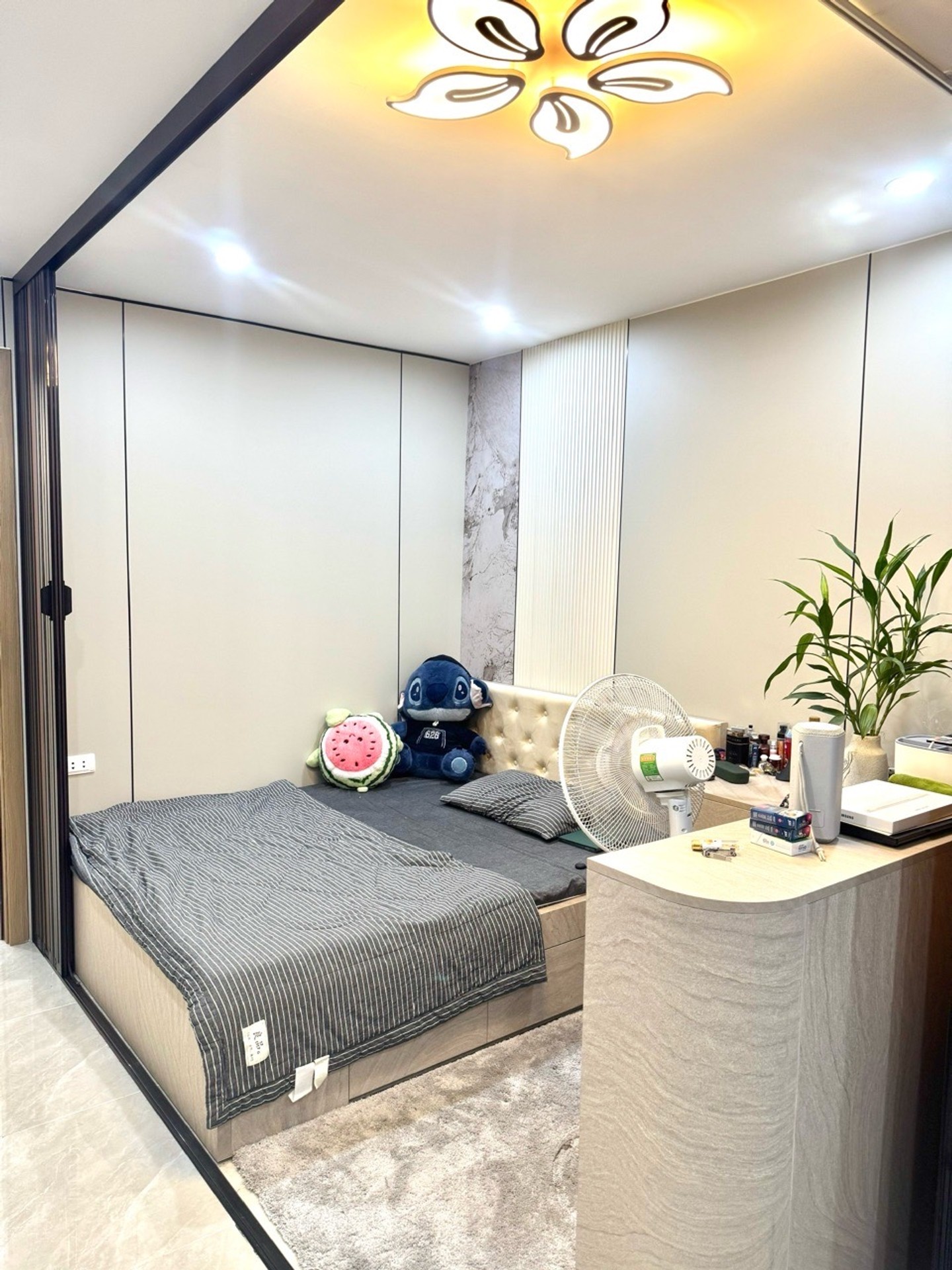 Bán nhà 8/3 - diện tích 75m2 1 tầng - SIÊU PHẨM PHỐ VIEW CÔNG VIÊN - giá 5,39 tỷ