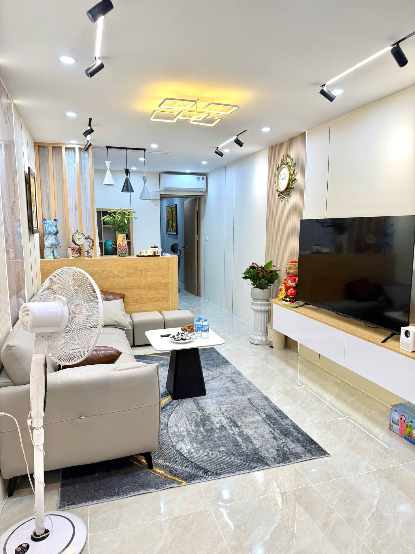 Bán nhà 8/3 - diện tích 75m2 1 tầng - SIÊU PHẨM PHỐ VIEW CÔNG VIÊN - giá 5,39 tỷ