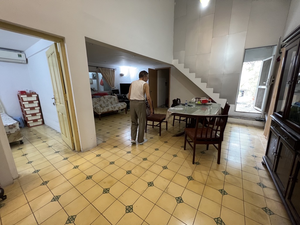 Bán nhà Xã Đàn - diện tích 124m2 5 tầng - ô tô đỗ cửa - giá 26 tỷ