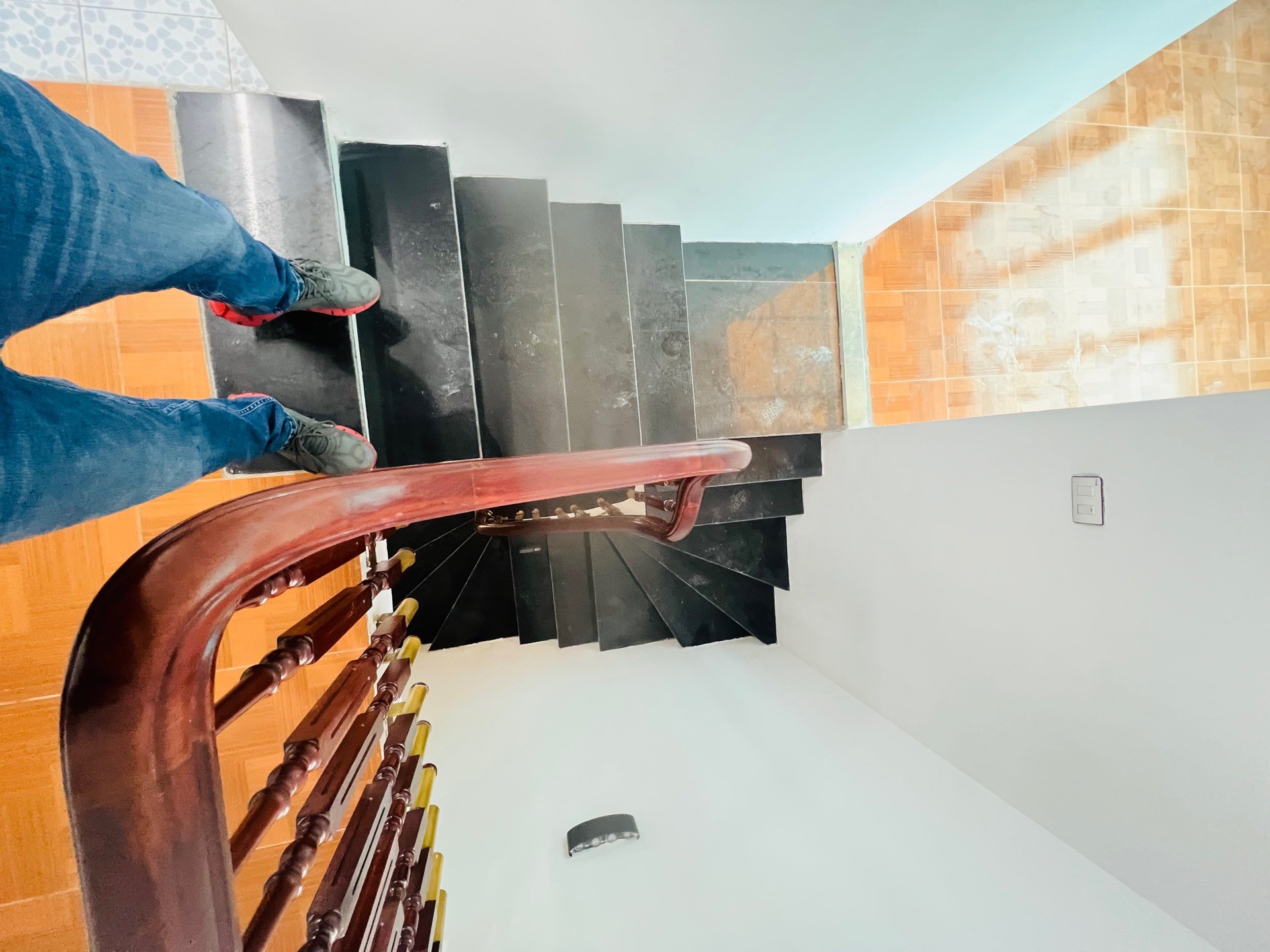 Bán nhà Kim Giang - diện tích 34m2 4 tầng - Lô góc thoáng sáng - giá 8,6 tỷ