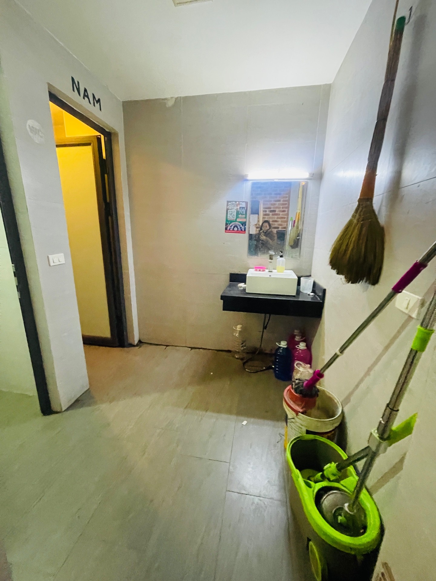 Bán nhà Tạ Quang Bửu - diện tích 240m2 2 tầng - Ô TÔ TRÁNH - giá 39 tỷ