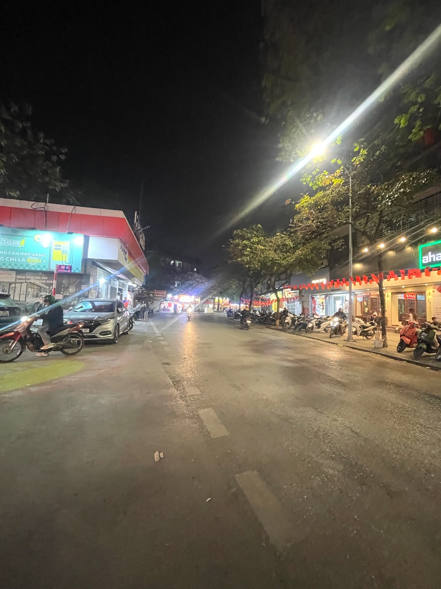 Bán nhà Tạ Quang Bửu - diện tích 240m2 2 tầng - Ô TÔ TRÁNH - giá 39 tỷ