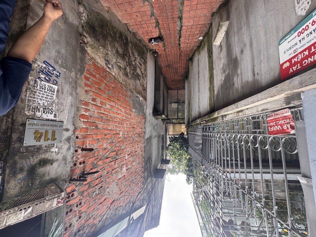 Bán nhà Đê Trần Khát Chân - diện tích 183m2 3 tầng - Nhà đẹp hiếm có - giá 25,8 tỷ