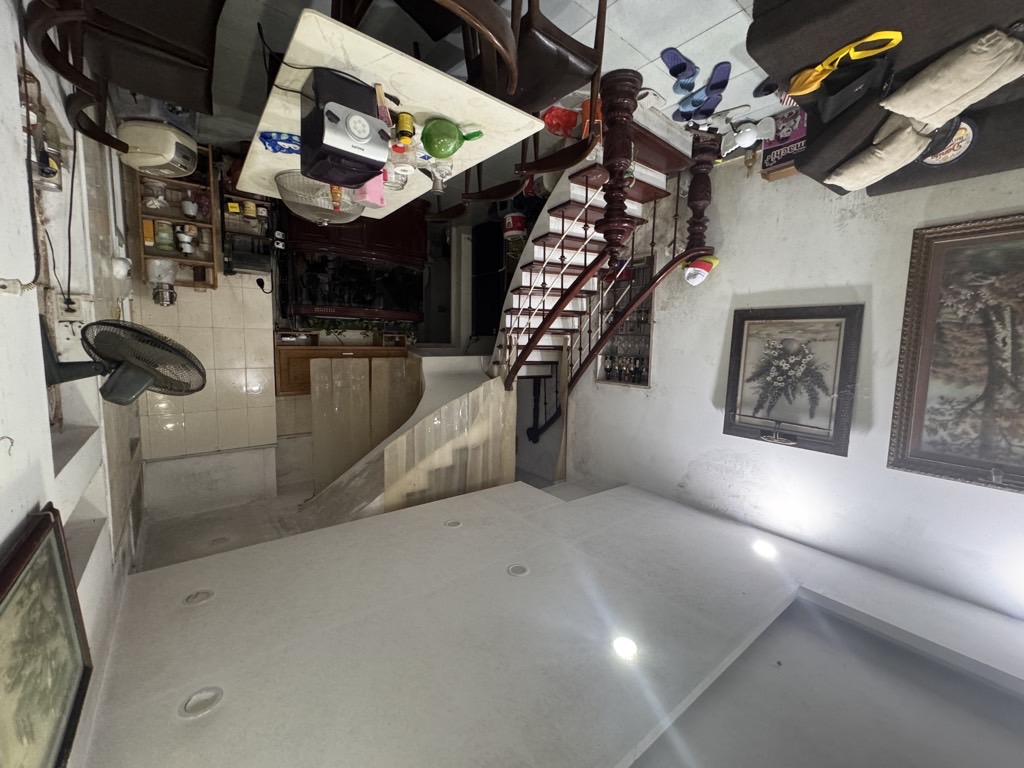 Bán nhà Đê Trần Khát Chân - diện tích 183m2 3 tầng - Nhà đẹp hiếm có - giá 25,8 tỷ