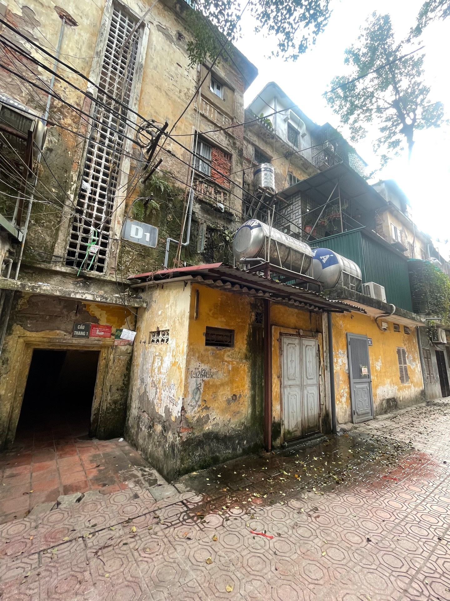 Bán nhà Nguyễn Công Trứ - diện tích 40m2 1 tầng - Ô tô con đỗ cửa - giá 4,5 tỷ