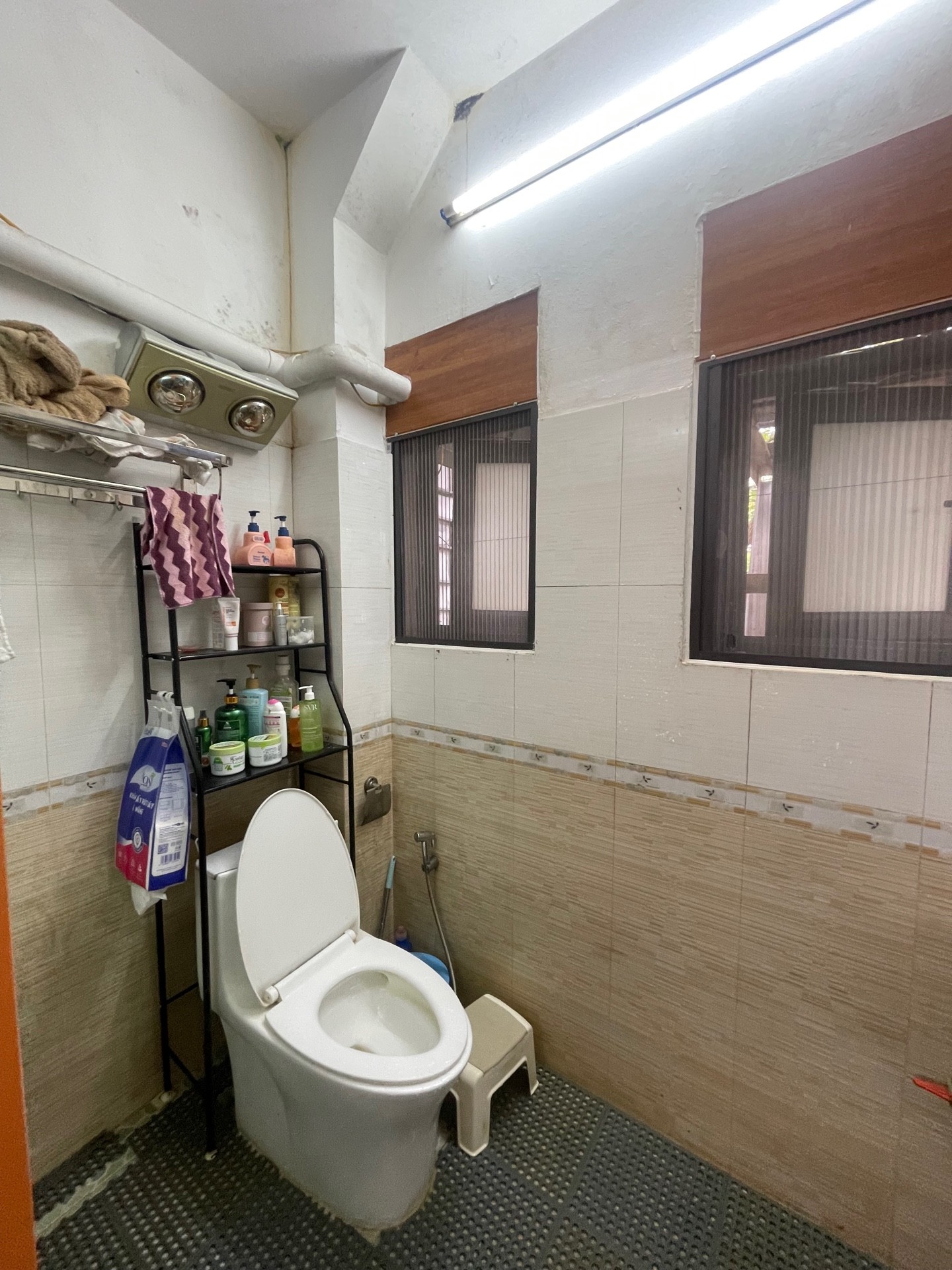 Bán nhà Nguyễn Công Trứ - diện tích 40m2 1 tầng - Ô tô con đỗ cửa - giá 4,5 tỷ