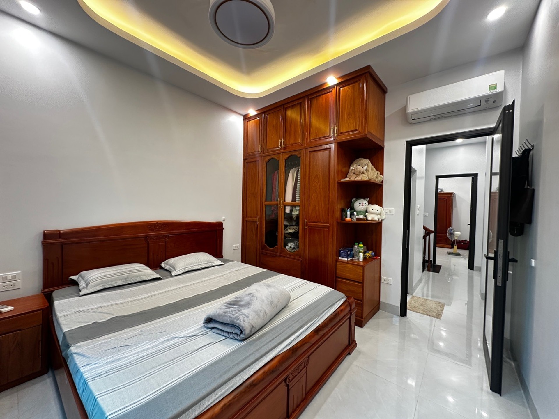 Bán nhà Định Công Hạ - diện tích 40m2 3 tầng - Ô TÔ ĐỖ CỬA - giá 3,4 tỷ