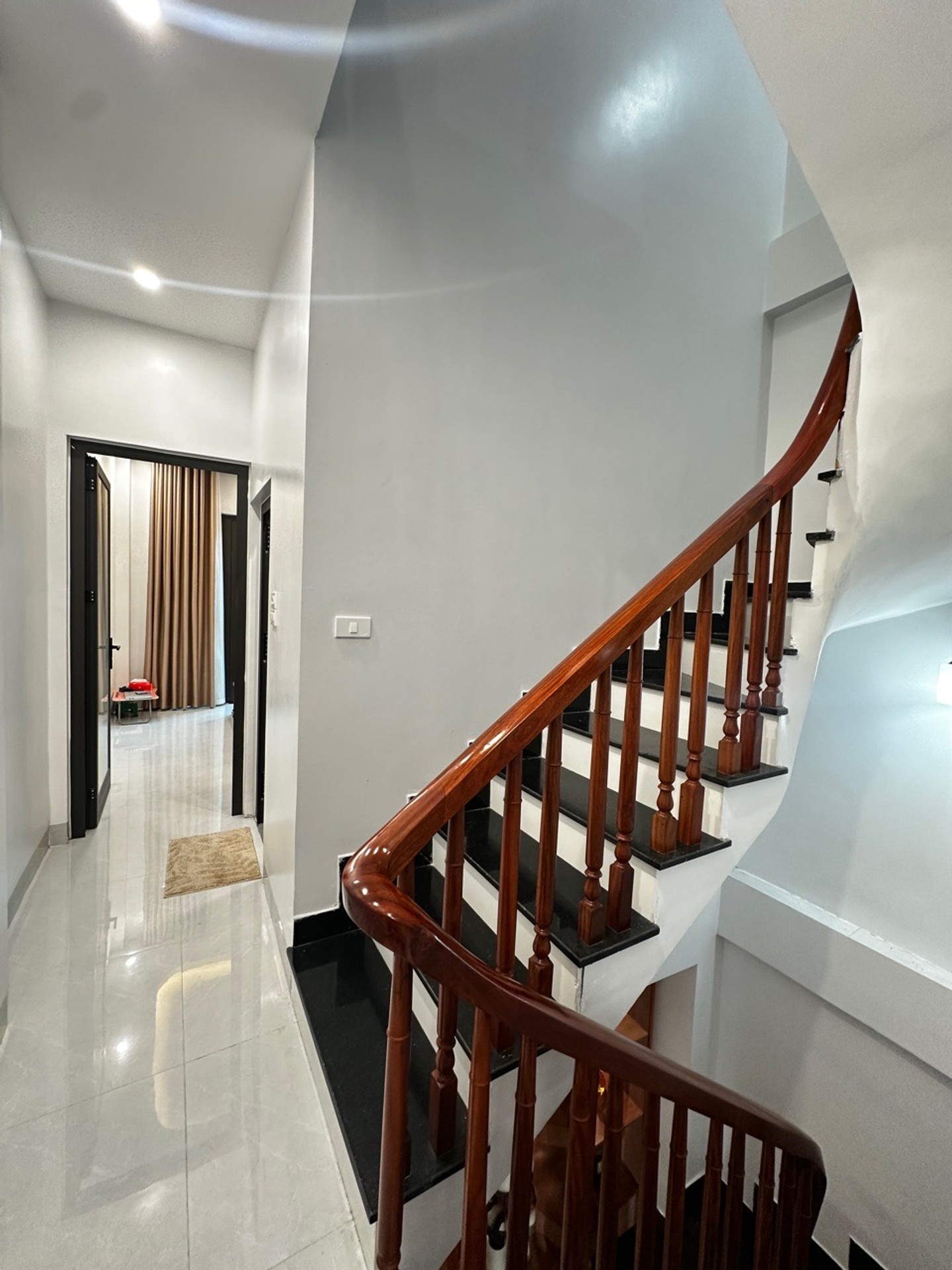 Bán nhà Định Công Hạ - diện tích 40m2 3 tầng - Ô TÔ ĐỖ CỬA - giá 3,4 tỷ