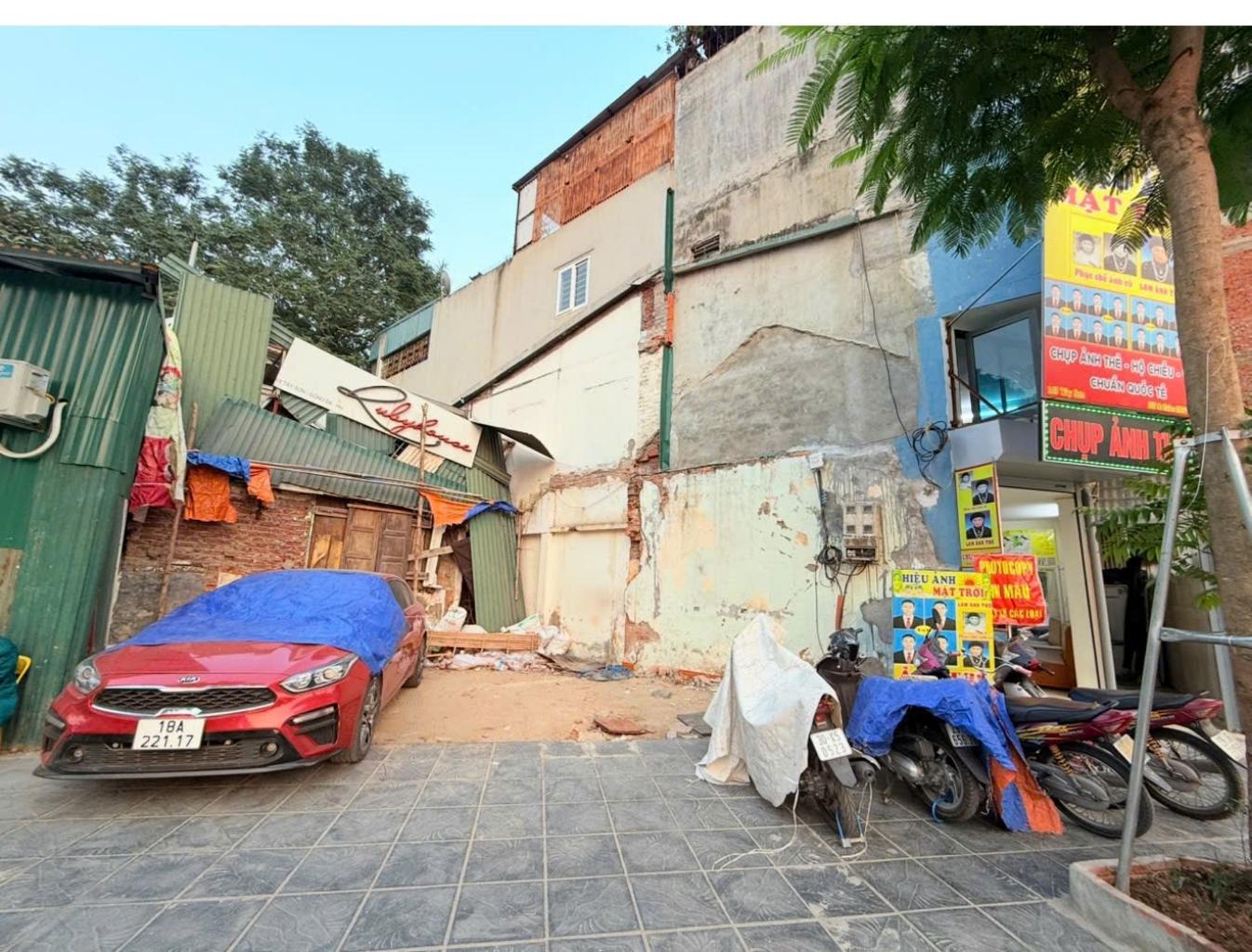 Bán nhà Chùa Bộc - diện tích 100m2 1 tầng - Nhà mặt phố, ô tô đỗ cửa - giá 54 tỷ