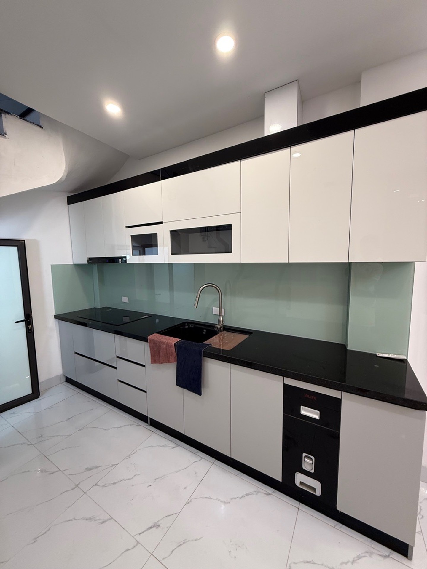 Bán nhà Trại Cá - diện tích 28m2 5 tầng - Ngõ 3 Gác - giá 8,38 tỷ
