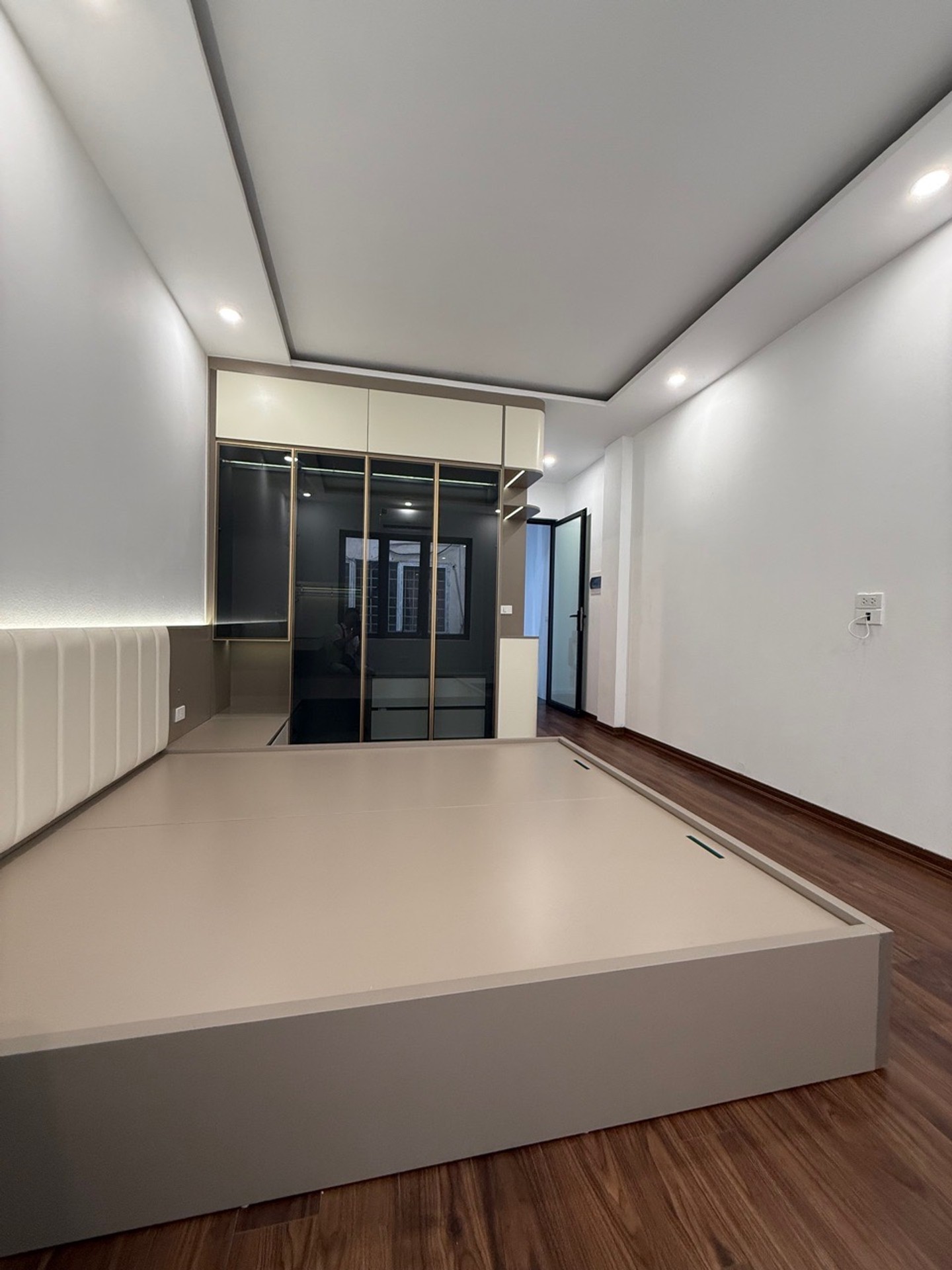 Bán nhà Trại Cá - diện tích 28m2 5 tầng - Ngõ 3 Gác - giá 8,38 tỷ