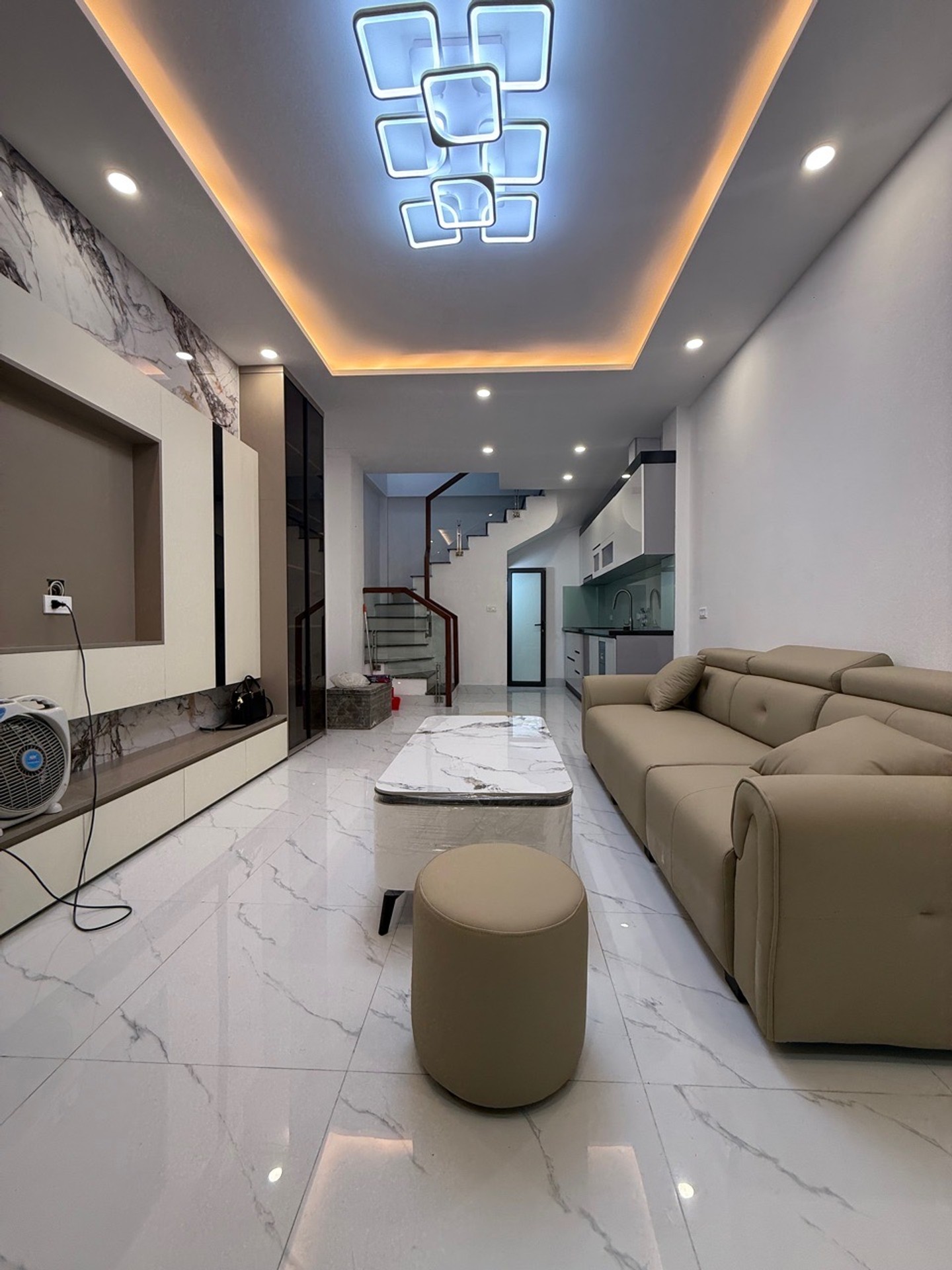 Bán nhà Trại Cá - diện tích 28m2 5 tầng - Ngõ 3 Gác - giá 8,38 tỷ