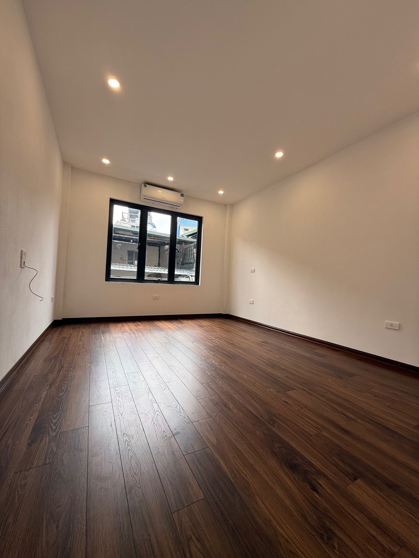 Bán nhà Trại Cá - diện tích 28m2 5 tầng - Ngõ 3 Gác - giá 8,38 tỷ