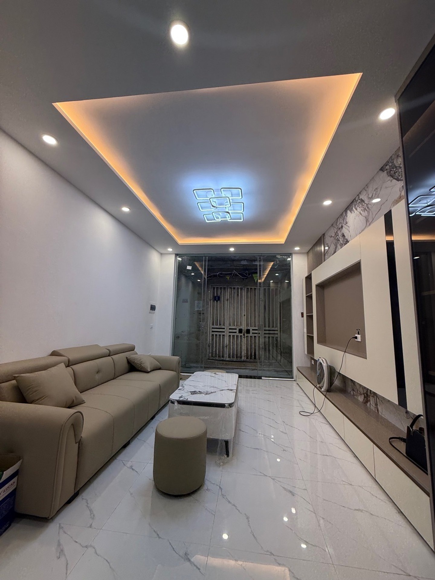 Bán nhà Trại Cá - diện tích 28m2 5 tầng - Ngõ 3 Gác - giá 8,38 tỷ