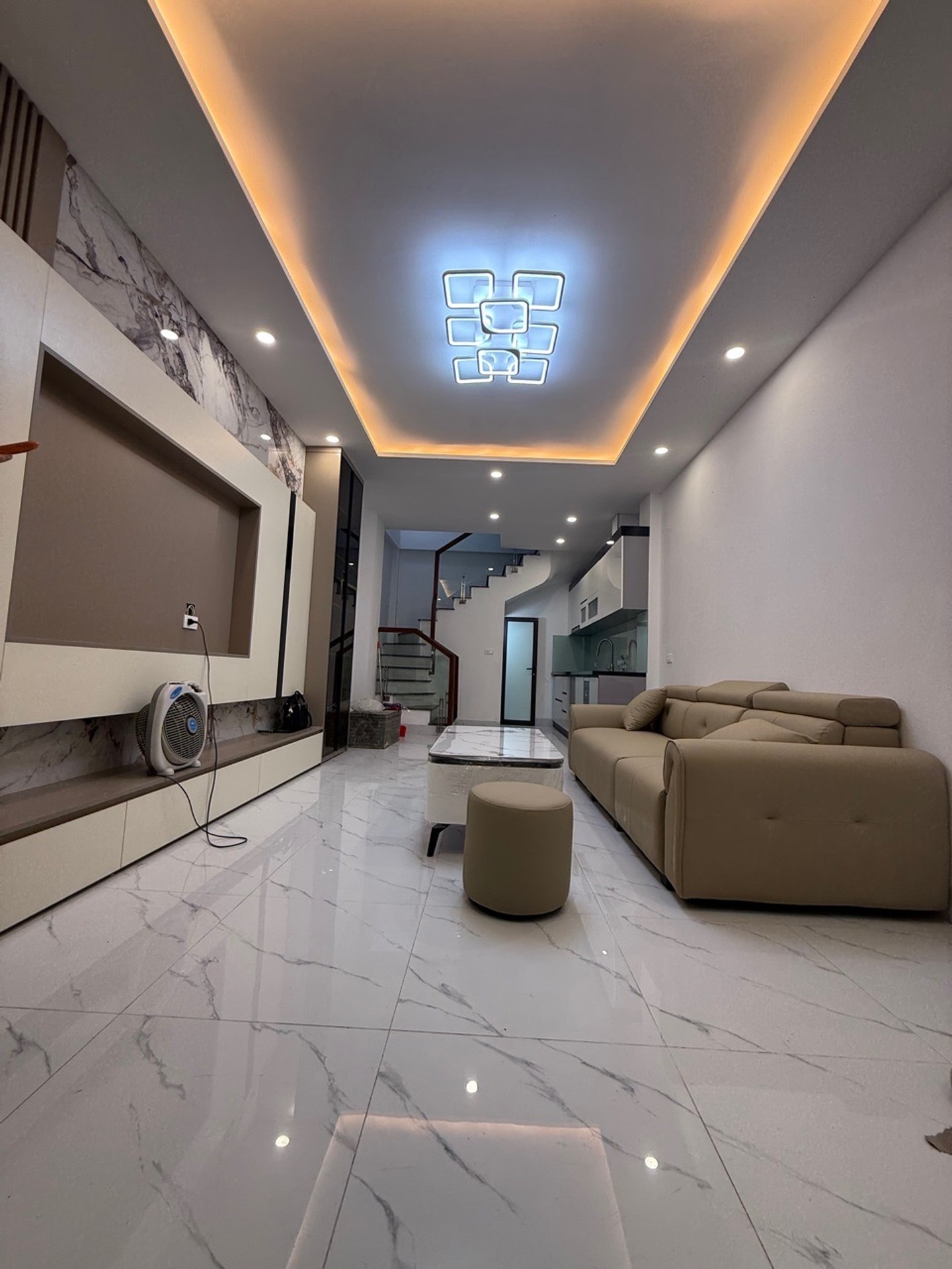 Bán nhà Trại Cá - diện tích 28m2 5 tầng - Ngõ 3 Gác - giá 8,38 tỷ