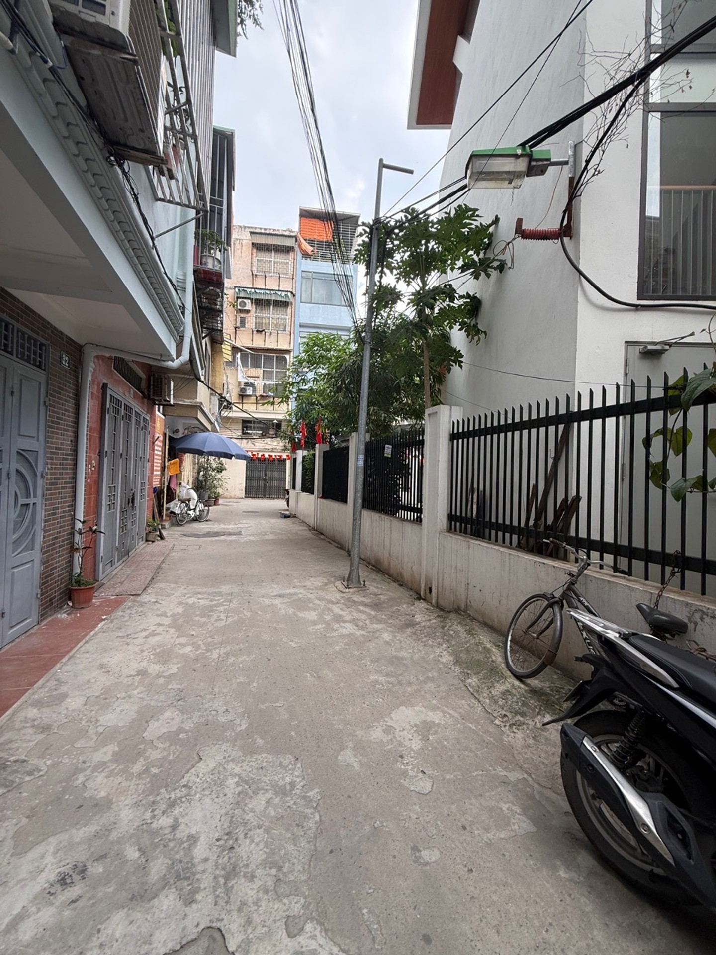 Bán nhà Trại Cá - diện tích 28m2 5 tầng - Ngõ 3 Gác - giá 8,38 tỷ