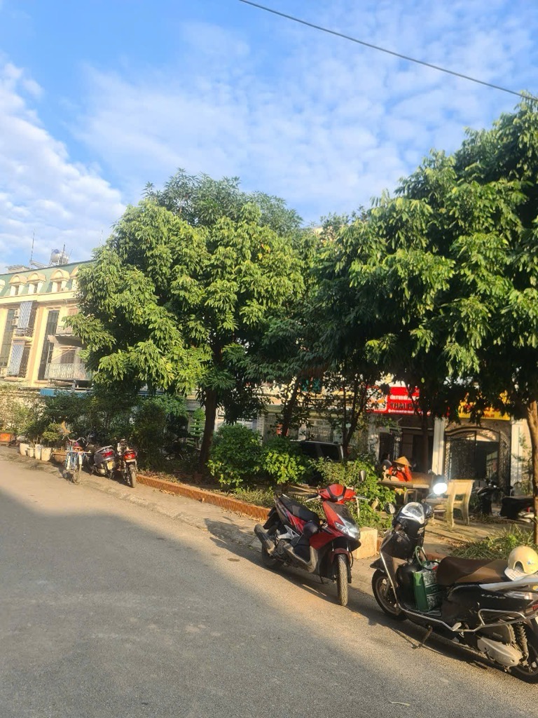 Bán nhà BT7 KĐT Đại Mỗ - diện tích 210m2 3 tầng - Mặt tiền xịn - giá 40,3 tỷ