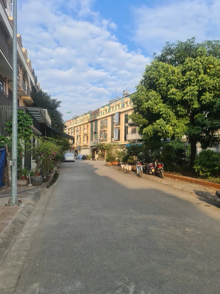 Bán nhà BT7 KĐT Đại Mỗ - diện tích 210m2 3 tầng - Mặt tiền xịn - giá 40,3 tỷ