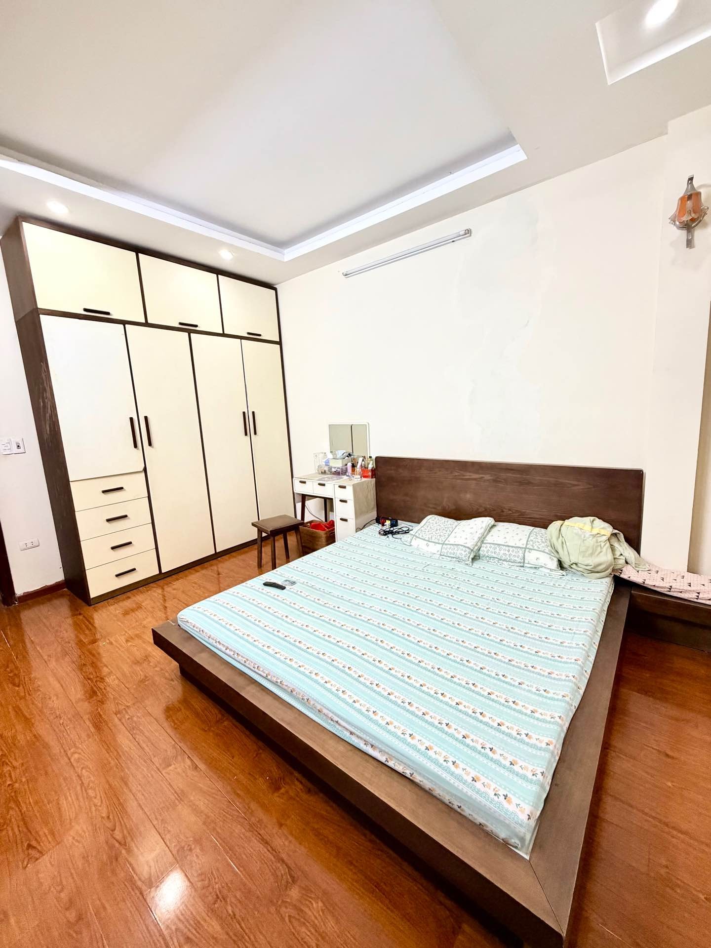Bán nhà Kim Ngưu - diện tích 45m2 5 tầng - Lô góc 3 mặt thoáng - giá 11,5 tỷ