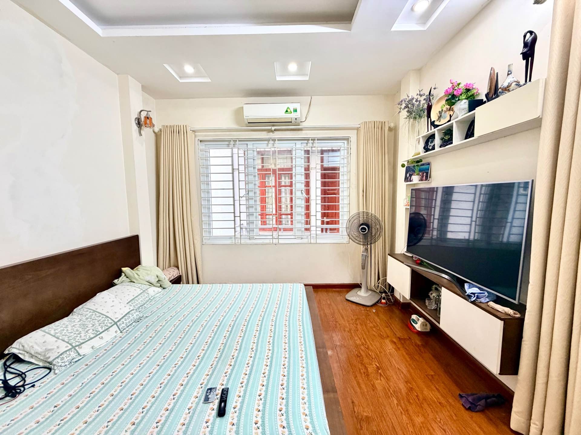 Bán nhà Kim Ngưu - diện tích 45m2 5 tầng - Lô góc 3 mặt thoáng - giá 11,5 tỷ