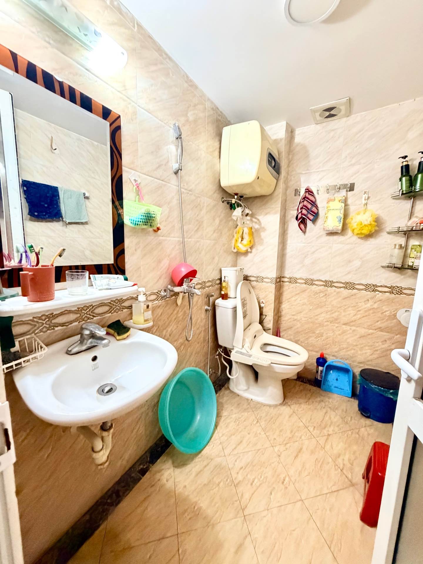 Bán nhà Kim Ngưu - diện tích 45m2 5 tầng - Lô góc 3 mặt thoáng - giá 11,5 tỷ