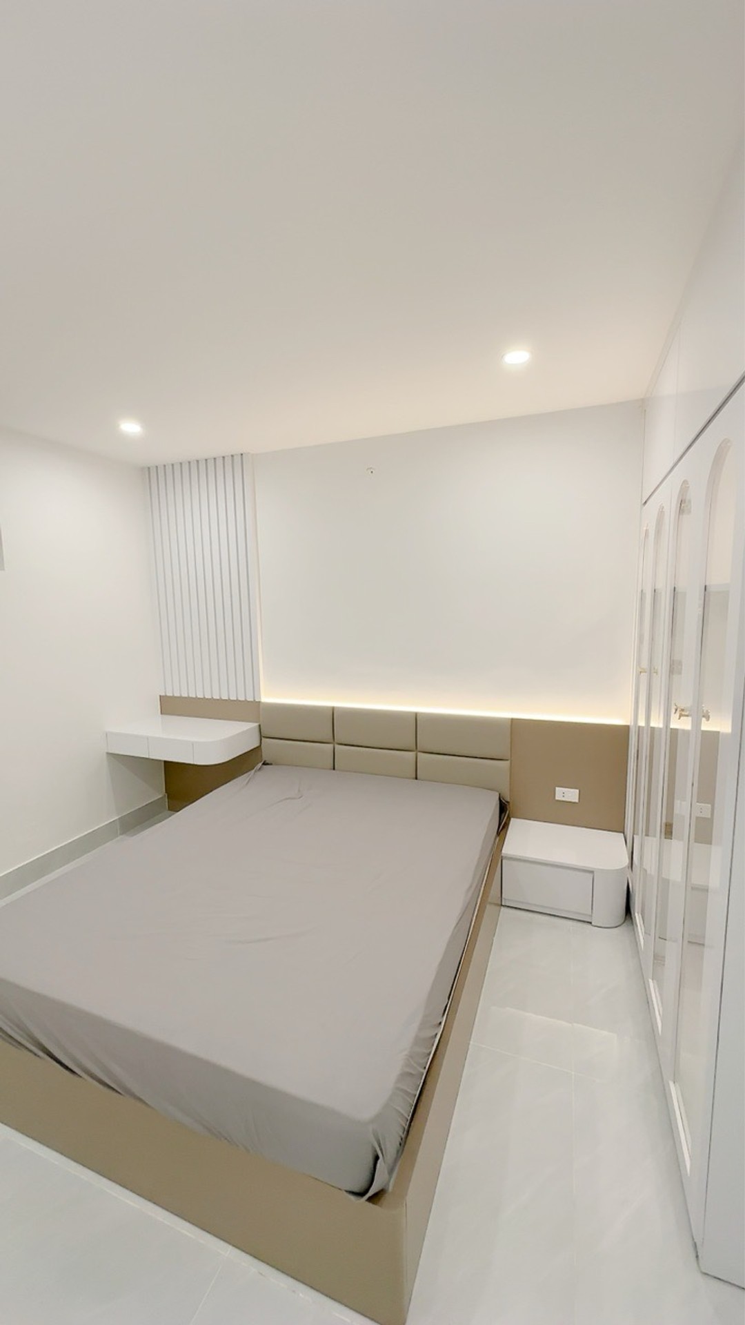 Bán nhà Lò Đúc - diện tích 94m2 1 tầng - Căn hộ cao cấp - giá 11,3 tỷ