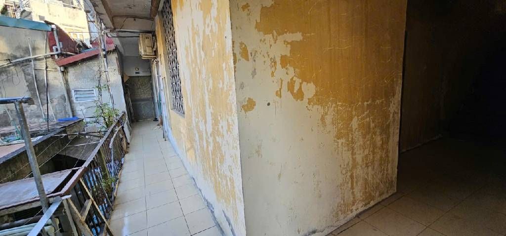Bán nhà Dốc Thọ Lão - diện tích 35m2 1 tầng - Nhà tập thể lô góc - giá 4,8 tỷ