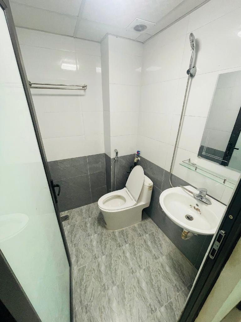 Bán nhà Nguyễn Ngọc Vũ - diện tích 110m2 7 tầng - Thang máy - giá 34 tỷ