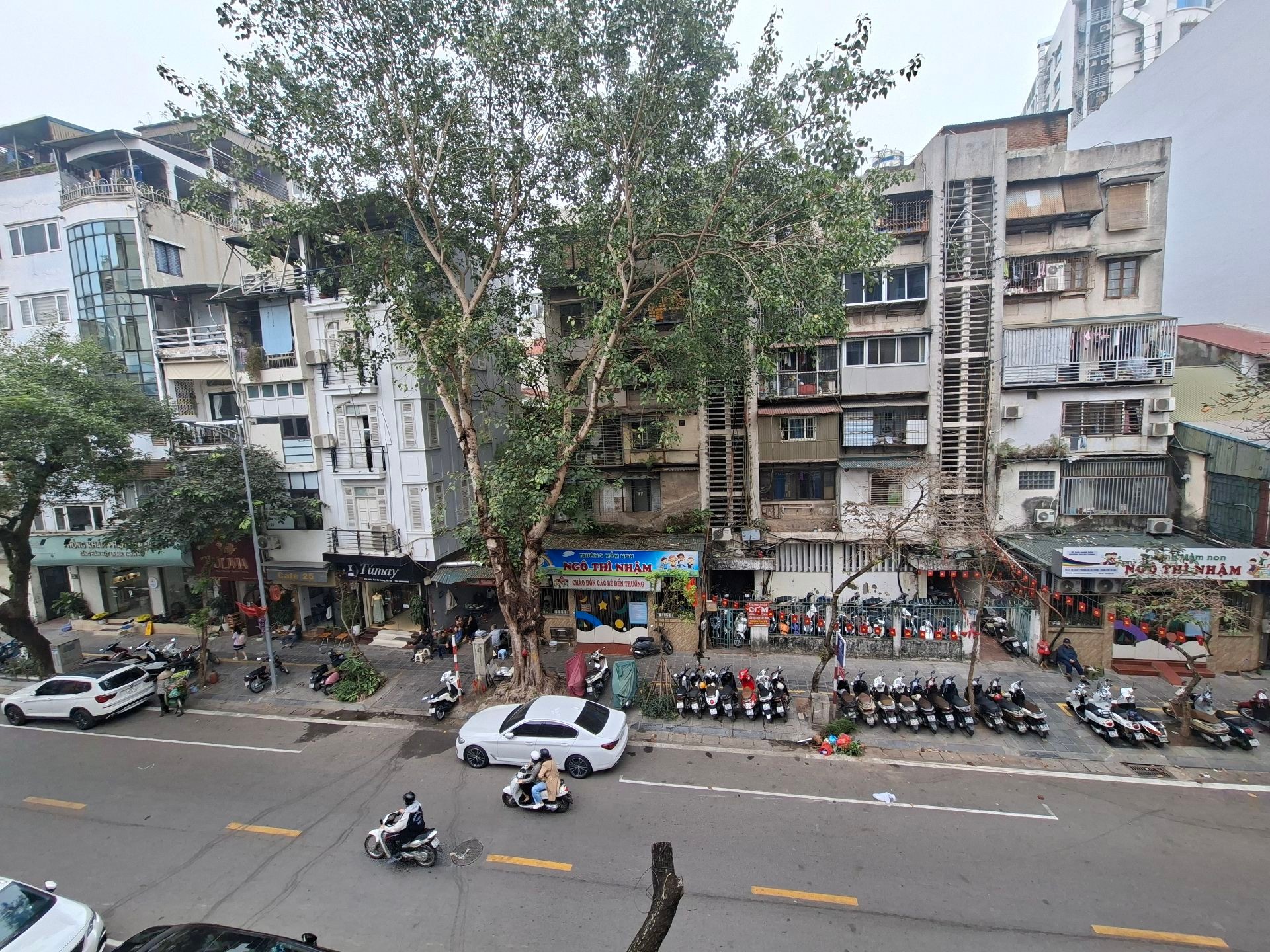 Bán nhà Thi Sách - diện tích 98.8m2 3 tầng - Lô góc 3 mặt thoáng - giá 45 tỷ