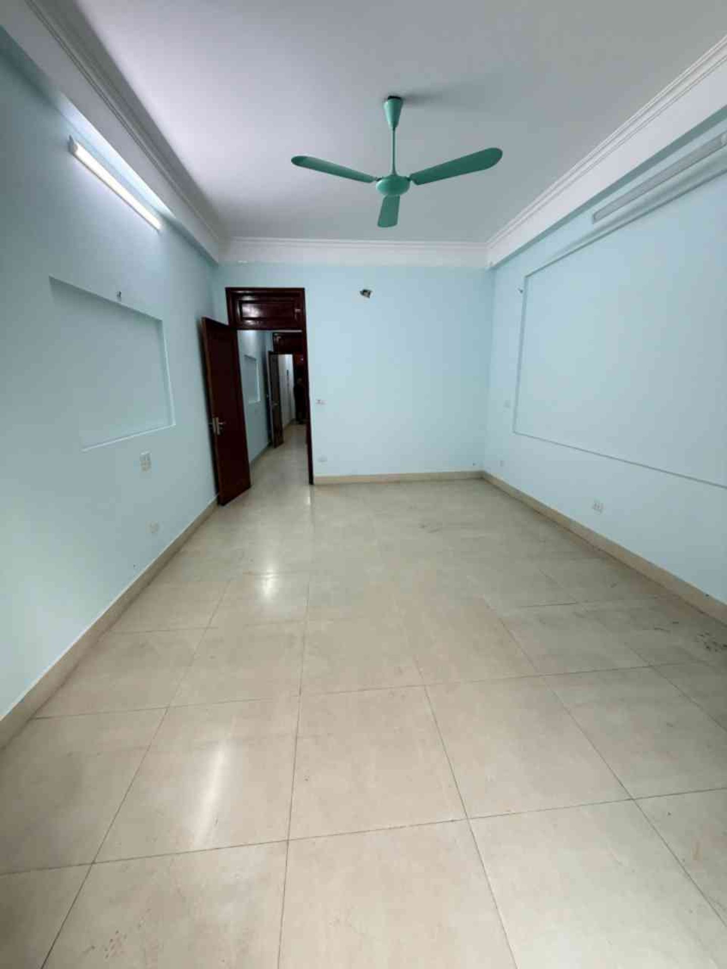 Bán nhà Yên Sở - diện tích 74m2 6 tầng - Phân lô 2 mặt ngõ, thang máy - giá 39,8 tỷ