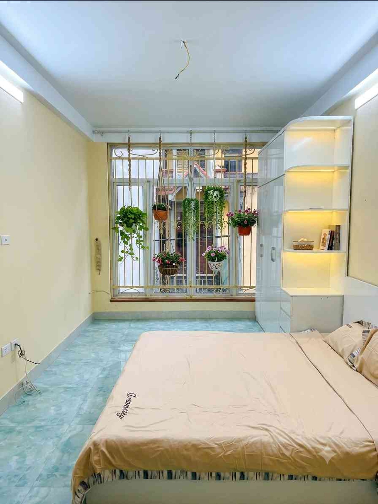 Bán nhà Nam Dư - diện tích 32m2 5 tầng - Mặt ngõ thông ô tô - giá 8,6 tỷ