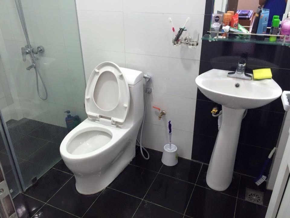 Bán nhà Ngũ Nhạc - diện tích 31m2 4 tầng - Ô TÔ ĐỖ CỔNG - giá 10,3 tỷ