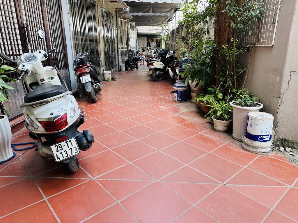Bán nhà Ngũ Nhạc - diện tích 31m2 4 tầng - Ô TÔ ĐỖ CỔNG - giá 10,3 tỷ