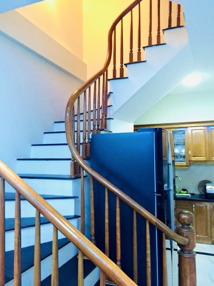 Bán nhà Ngũ Nhạc - diện tích 31m2 4 tầng - Ô TÔ ĐỖ CỔNG - giá 10,3 tỷ