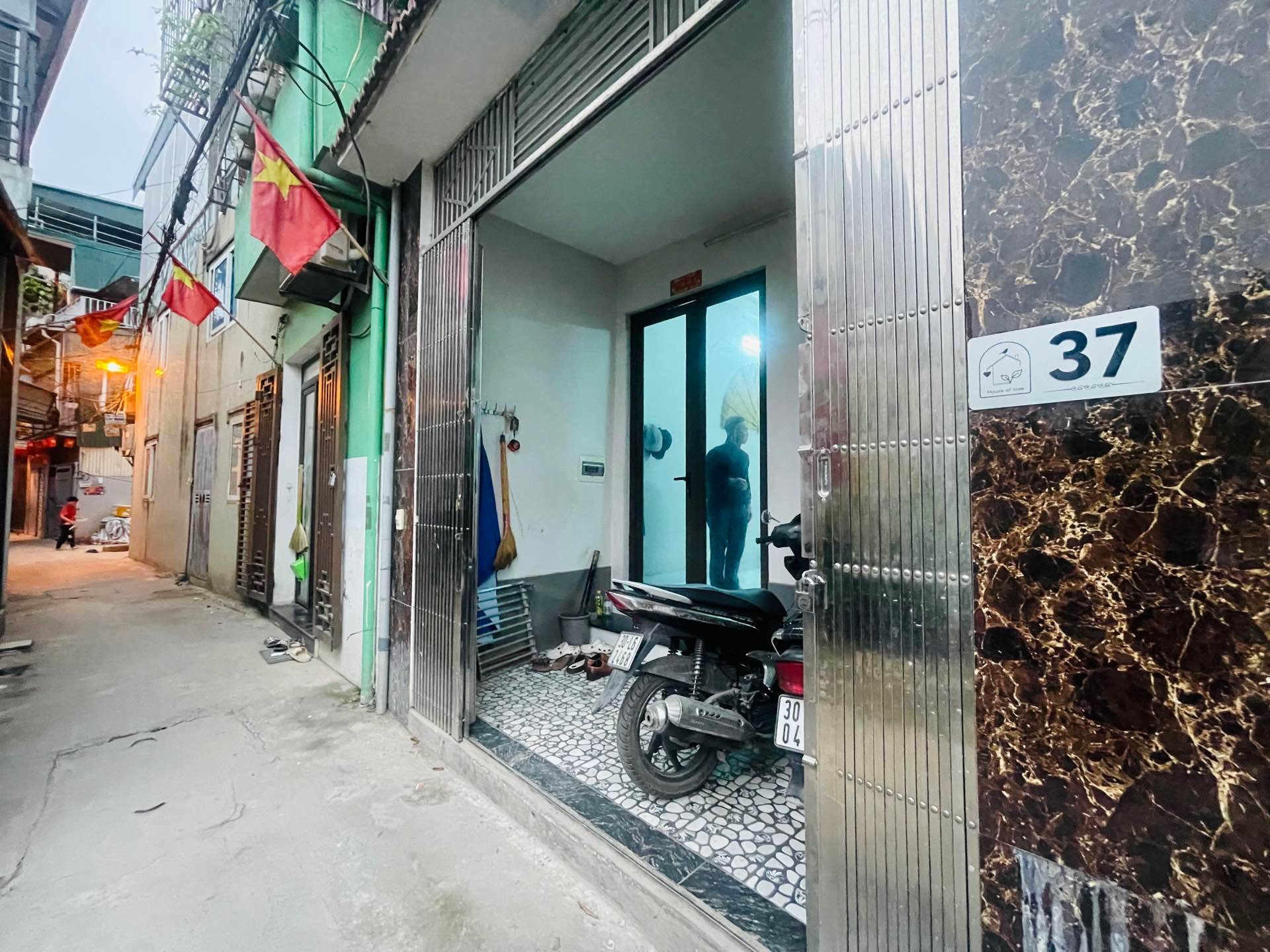 Bán nhà Định Công Hạ - diện tích 52m2 3 tầng - gần ô tô - giá 4,5 tỷ