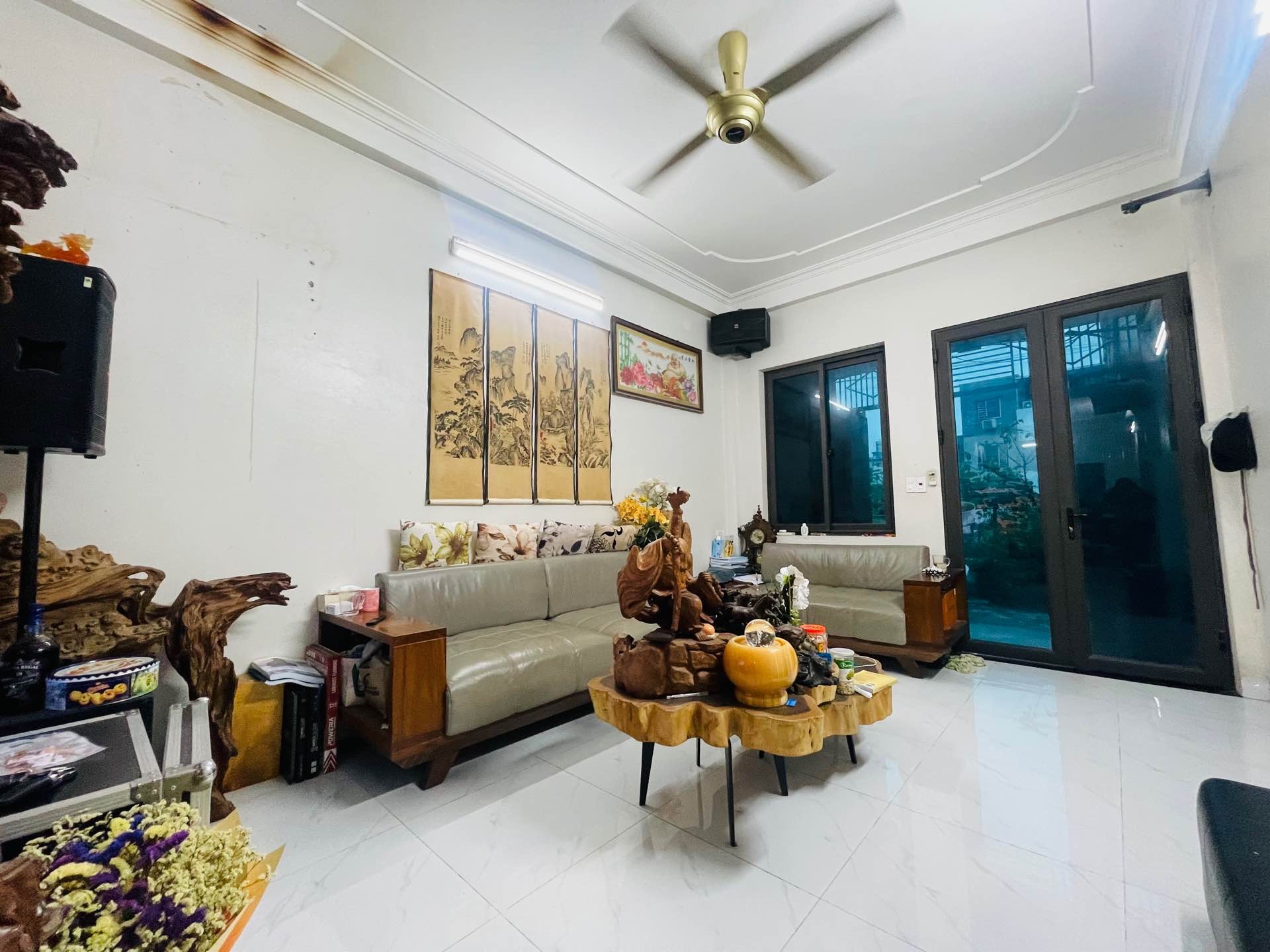 Bán nhà Định Công Hạ - diện tích 52m2 3 tầng - gần ô tô - giá 4,5 tỷ