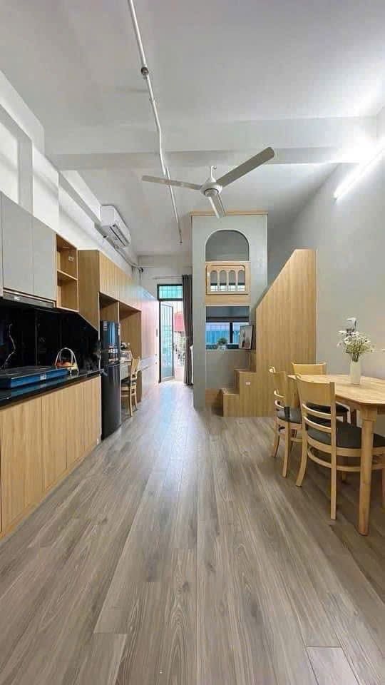 Bán nhà Nguyễn Khang - diện tích 140m2 8 tầng - Đang cập nhật - giá 54 tỷ