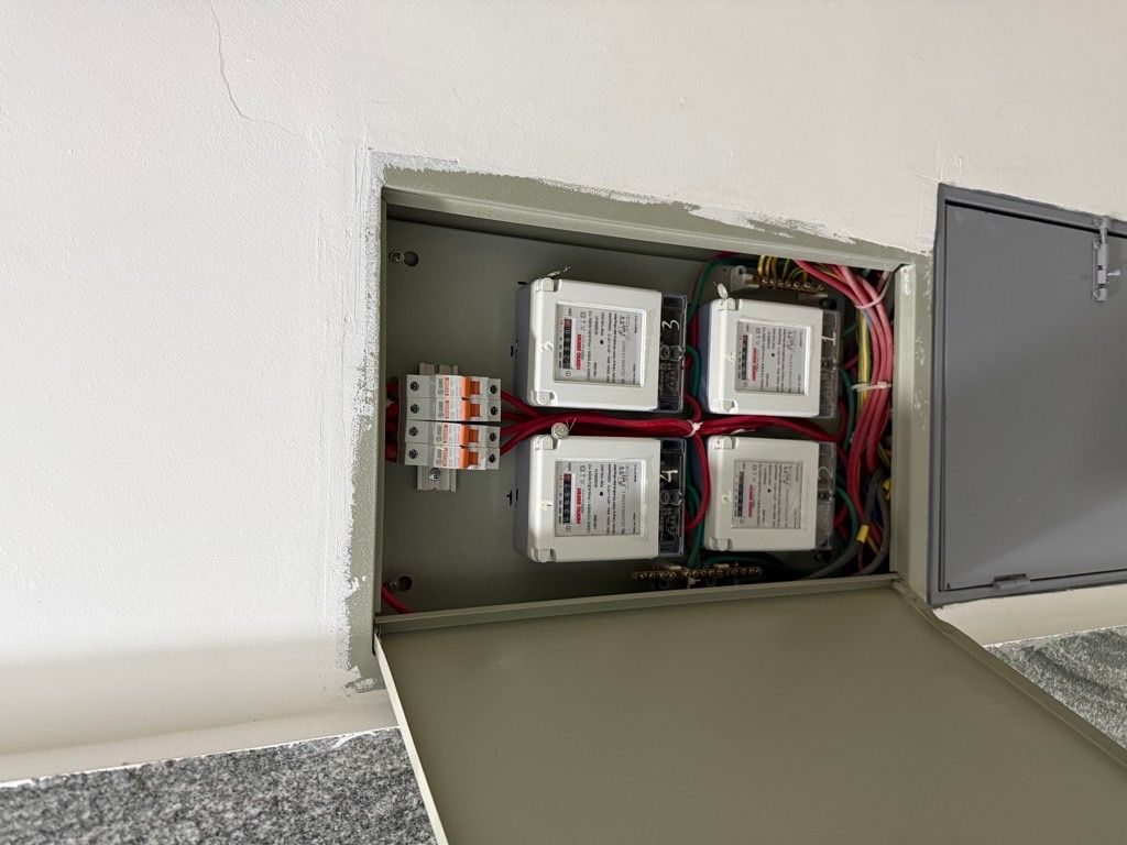 Bán nhà Nguyễn Khang - diện tích 140m2 8 tầng - Đang cập nhật - giá 54 tỷ