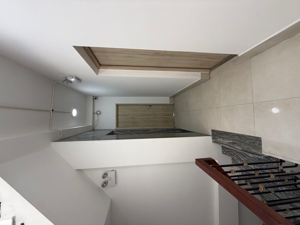 Bán nhà Nguyễn Khang - diện tích 140m2 8 tầng - Đang cập nhật - giá 54 tỷ