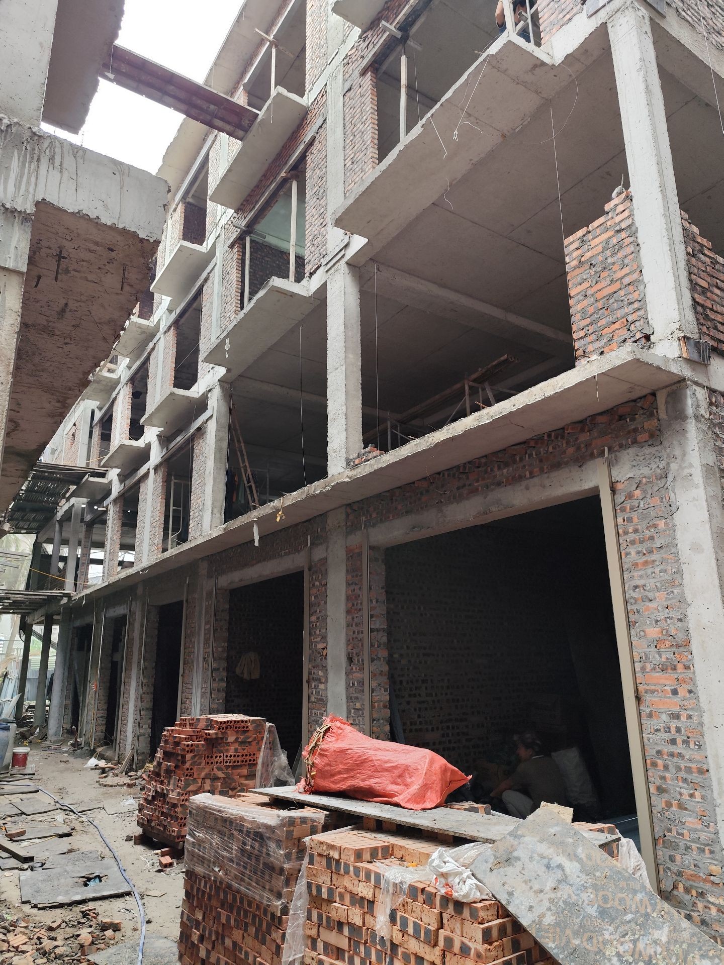 Bán nhà Giải Phóng - diện tích 43m2 4 tầng - Thang máy, ô tô lý thuyết - giá 9,9 tỷ